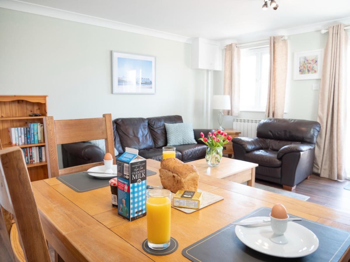 Ellingham Self-Catering Cottages Saint Peter Port Bagian luar foto