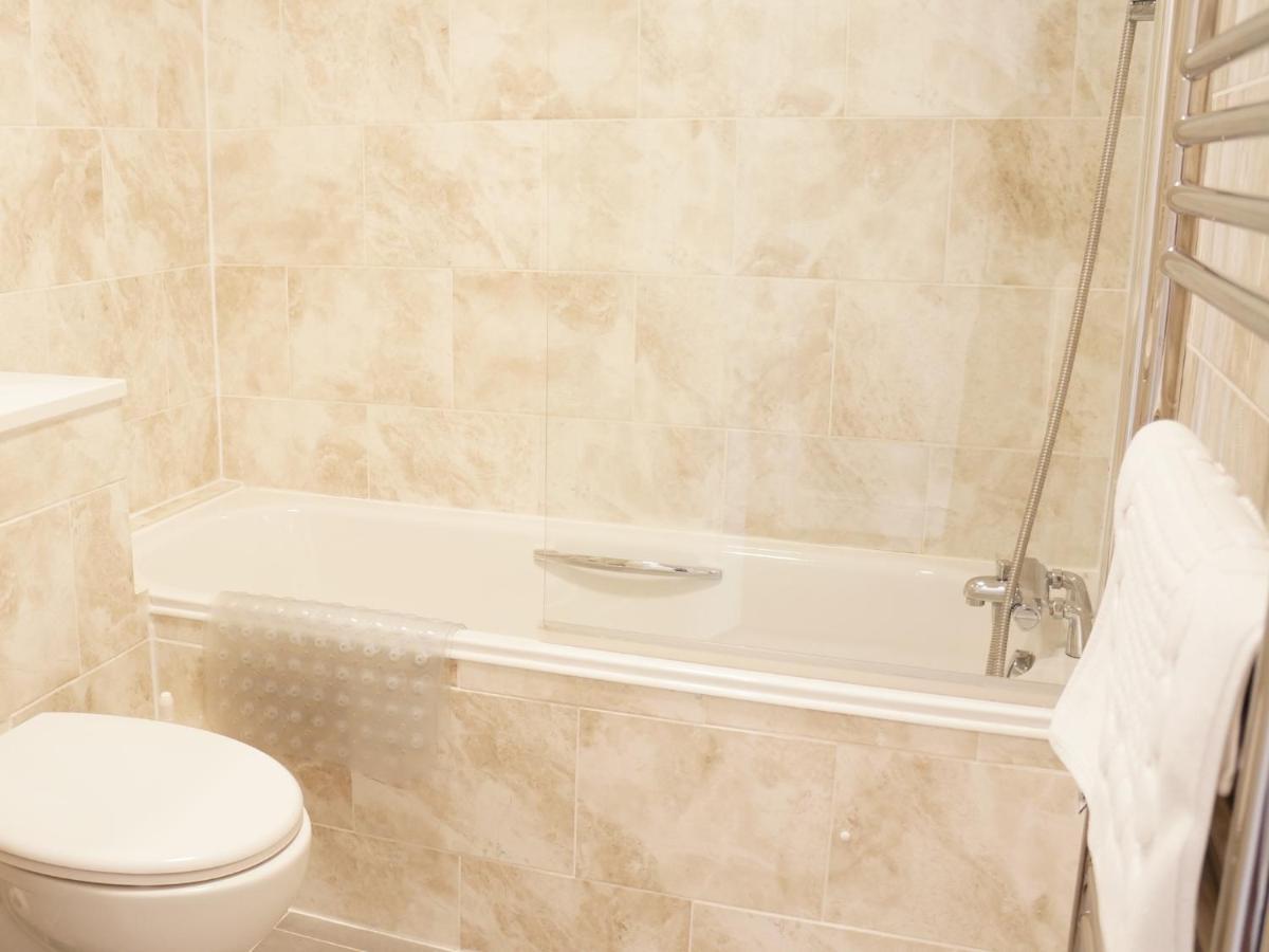 Ellingham Self-Catering Cottages Saint Peter Port Bagian luar foto
