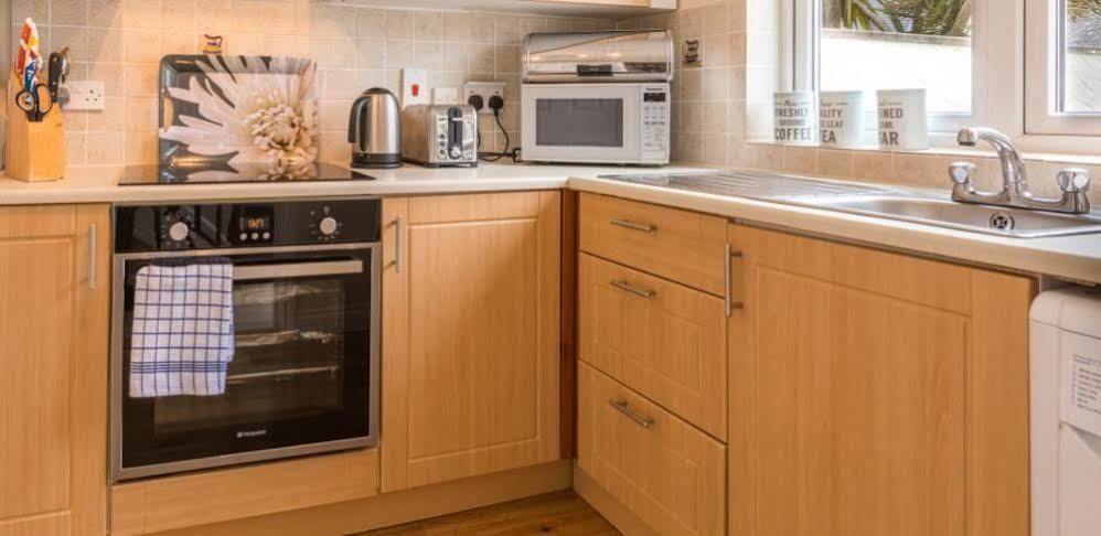 Ellingham Self-Catering Cottages Saint Peter Port Bagian luar foto
